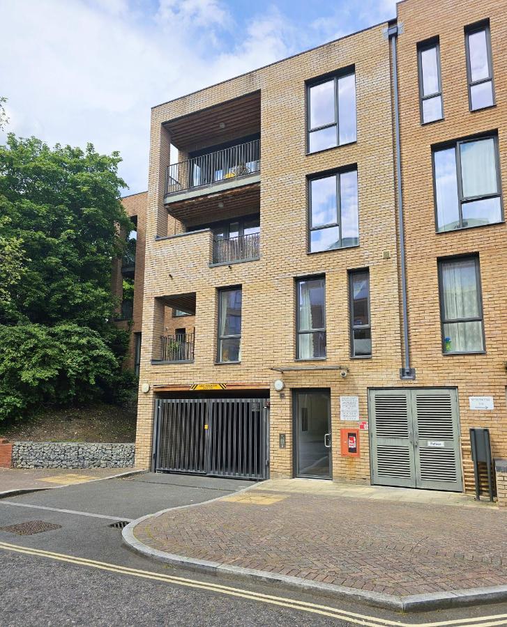 Centrally Located Spacious Flat Near Canary Wharf Londýn Exteriér fotografie